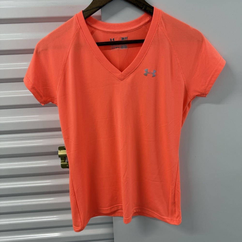 Under Armour HeatGear Womens Small Orange V Neck Athletic Shirt Workout Top